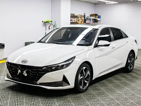 2022 Hyundai Elantra 1.5L CVT LUX Premium