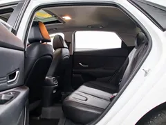 2022 Hyundai Elantra 1.5L CVT LUX Premium, белый — фото 15