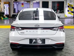 2022 Hyundai Elantra 1.5L CVT LUX Premium, белый — фото 20