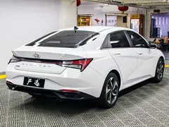 2022 Hyundai Elantra 1.5L CVT LUX Premium, белый — фото 21