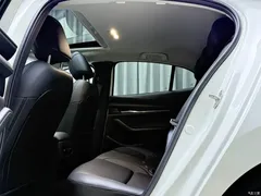 2021 Mazda 3 2.0L AT, белый — фото 17