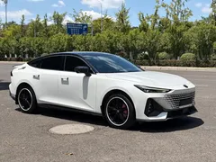 2022 Changan UNI-V 1.5T, белый — фото 2