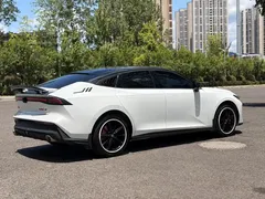 2022 Changan UNI-V 1.5T, белый — фото 4