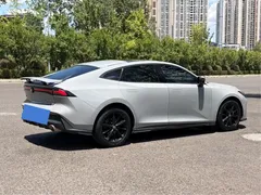 2022 Changan UNI-V 1.5T — фото 3