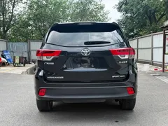 2021 Toyota Highlander 2.0T 2WD Luxury 7, чёрный — фото 4