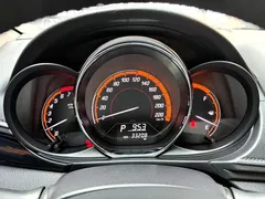 2022 Toyota Yaris L Zhixuan X 1.5L CVT PLUS, белый — фото 12