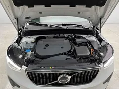 2023 Volvo XC40 B4 4WD Luxury, белый — фото 26