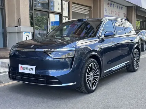 2025 Aito M8 53.4kWh 5 192