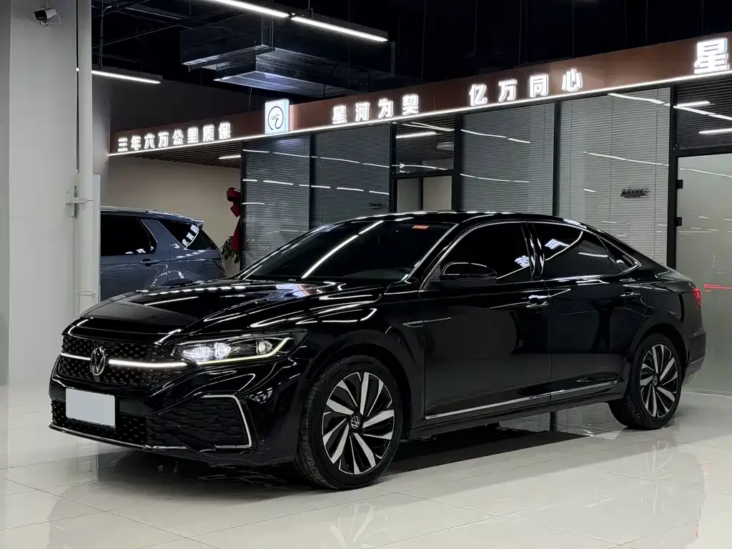 2022 Volkswagen Passat 330TSI Luxury