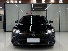 2022 Volkswagen Passat 330TSI Luxury, чёрный — фото 2