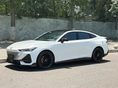 2022 Changan UNI-V 1.5T Sport, белый — фото 1
