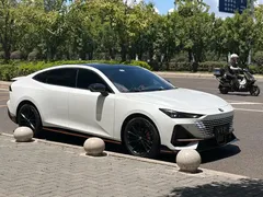 2022 Changan UNI-V 1.5T Sport, белый — фото 3