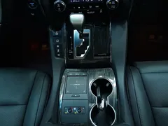 2020 Lexus LM 300h, белый — фото 10