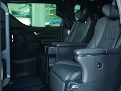 2020 Lexus LM 300h, белый — фото 13