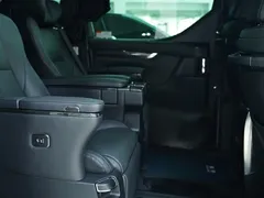 2020 Lexus LM 300h, белый — фото 19