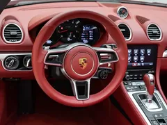 2022 Porsche 718 Boxster 2.0T — фото 11