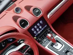 2022 Porsche 718 Boxster 2.0T — фото 12