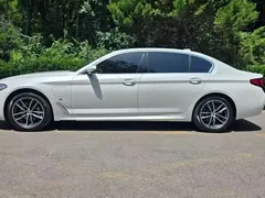 2021 BMW 5 Series 535Le PHEV M Sport, белый — фото 2