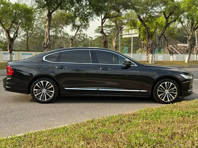 2023 Volvo S90