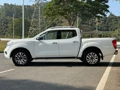 2021 Nissan Navara 2.5L AT 4WD QR25, белый — фото 8