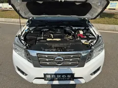 2021 Nissan Navara 2.5L AT 4WD QR25, белый — фото 22