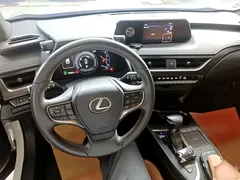 2020 Lexus UX 260h, белый — фото 10