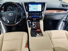 2020 Toyota Alphard Hybrid 2.5L Luxury, белый — фото 8