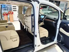 2020 Toyota Alphard Hybrid 2.5L Luxury, белый — фото 13