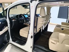 2020 Toyota Alphard Hybrid 2.5L Luxury, белый — фото 14