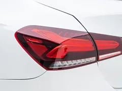 2021 Mercedes-Benz A-Class A 200 L, белый — фото 18