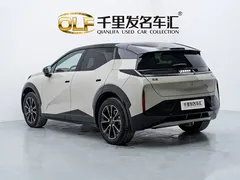 2025 Zeekr X 5 seats Long Range, белый — фото 10