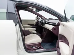 2025 Zeekr X 5 seats Long Range, белый — фото 21