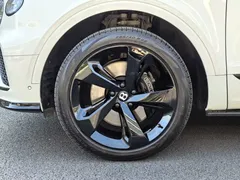 2022 Geely Bentayga 4.0T V8, белый — фото 4