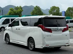 2021 Toyota Alphard Hybrid 2.5L Premium, белый — фото 4