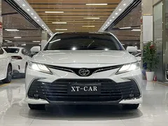 2023 Toyota Camry 2.5G Luxury, белый — фото 2