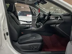 2023 Toyota Camry 2.5G Luxury, белый — фото 5