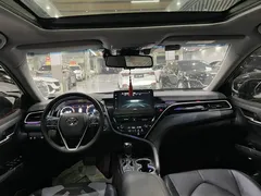2023 Toyota Camry 2.5G Luxury, белый — фото 12