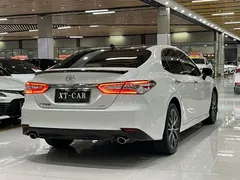 2023 Toyota Camry 2.5G Luxury, белый — фото 18