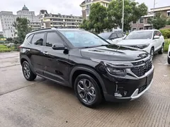 2023 Kia Seltos 1.5L CVT Luxury, чёрный — фото 3