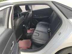 2022 Hyundai Elantra 1.5L CVT GLX Elite, белый — фото 17