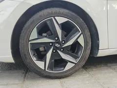 2022 Hyundai Elantra 1.5L CVT GLX Elite, белый — фото 23
