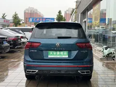 2022 Volkswagen Tiguan L 330TSI AT 2WD R-Line, синий — фото 19