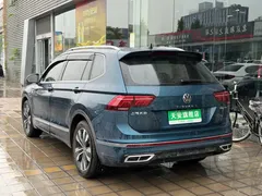 2022 Volkswagen Tiguan L 330TSI AT 2WD R-Line, синий — фото 20