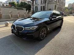2023 BMW 5 Series 530Li Leading M Sport Package, чёрный — фото 1