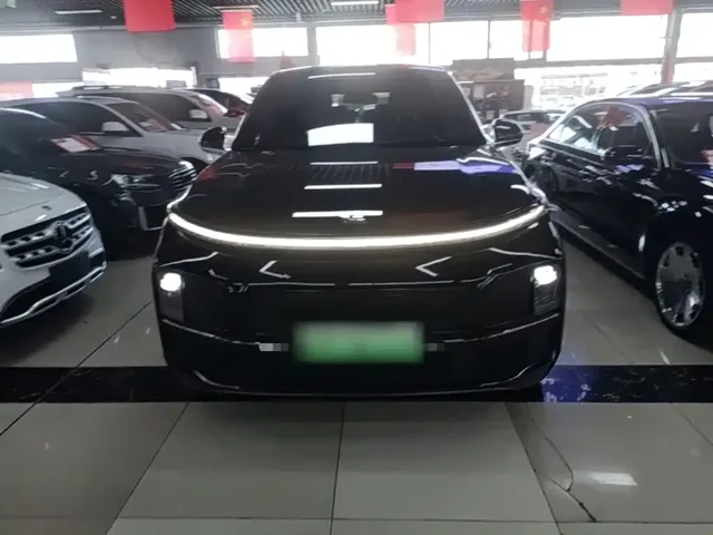 2023 Li Auto L8