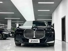 2023 BMW 7 735Li M, чёрный — фото 2