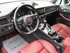 2022 Porsche Macan T 2.0T — фото 15