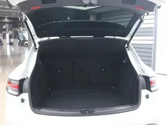 2022 Porsche Macan T 2.0T — фото 31