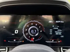2022 Hyundai Elantra 1.5L CVT LUX Premium, белый — фото 10
