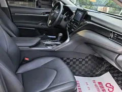 2021 Toyota Camry Hybrid 2.5HGVP Advanced, белый — фото 10